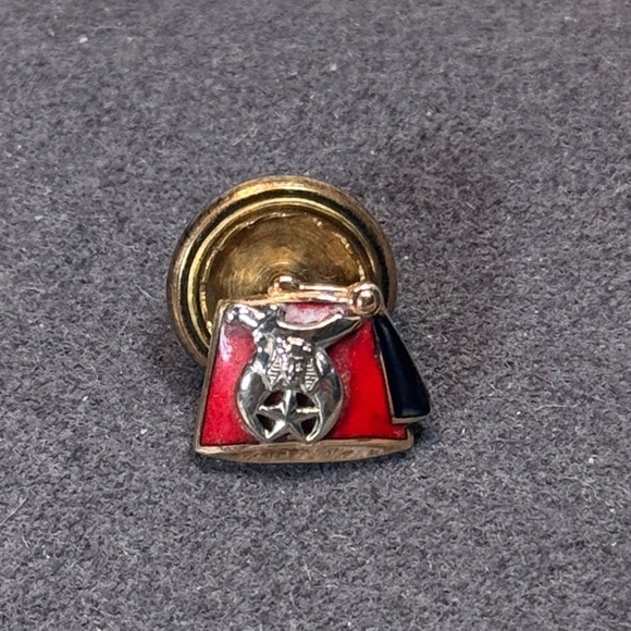 Wefferling Berry & Co Other - Wefferling Berry & Co 14k Gold Masonic Shriner Enamel Lapel Fez Hat Pin